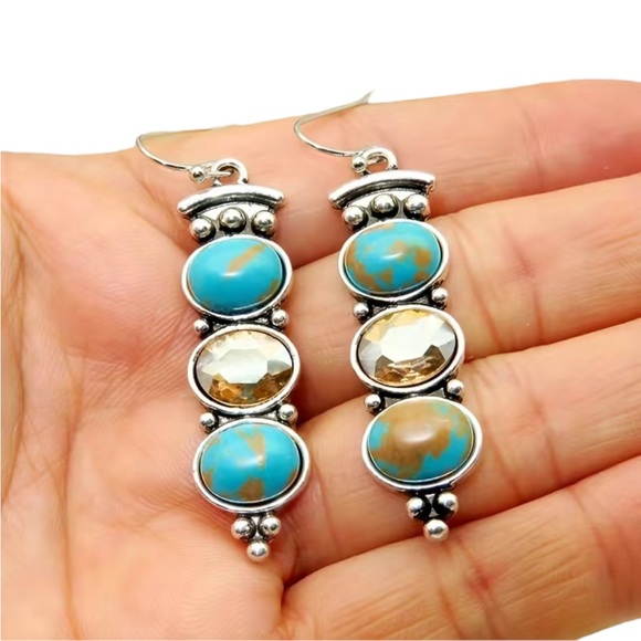 HOST PICK! π π₯³β€οΈVintage Silver and Turquoise Drop Earrings - Picture 5 of 5